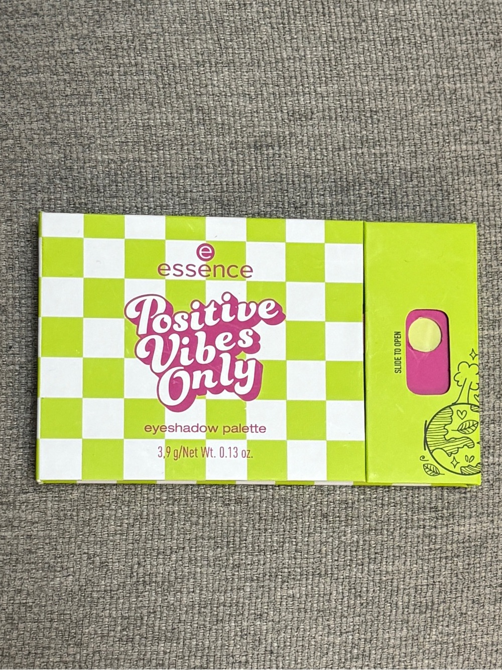 “positive vibes only” Eyeshadow Palette - essence NIB